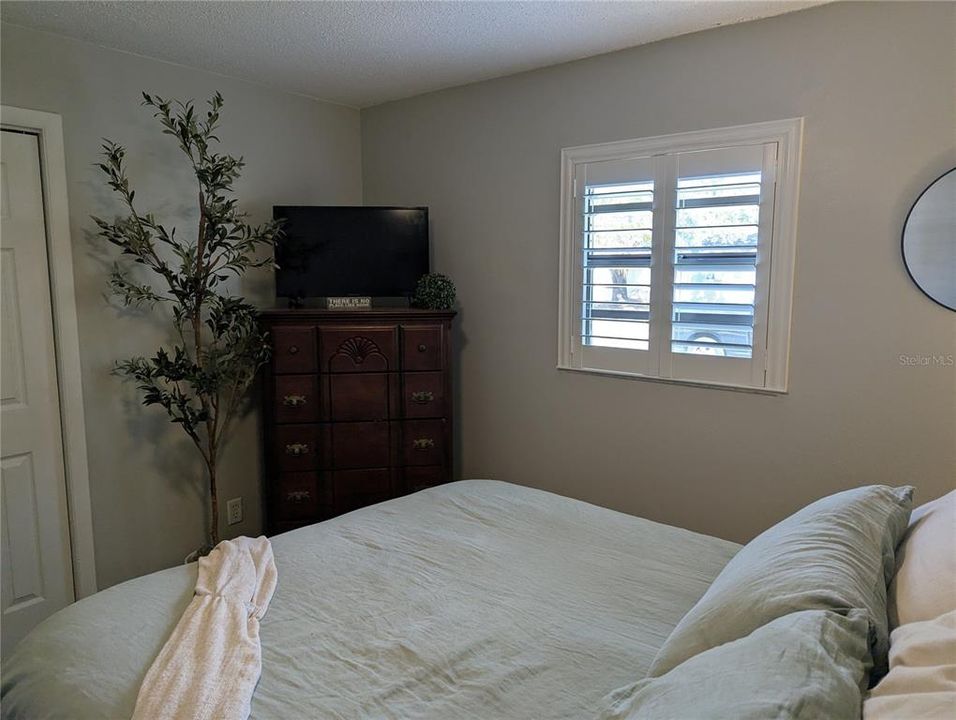 For Sale: $417,900 (3 beds, 1 baths, 1070 Square Feet)