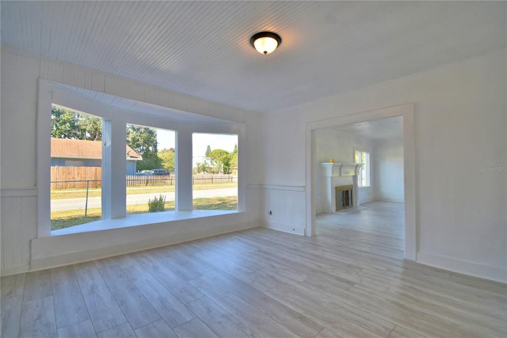 Active With Contract: $339,999 (3 beds, 2 baths, 1924 Square Feet)