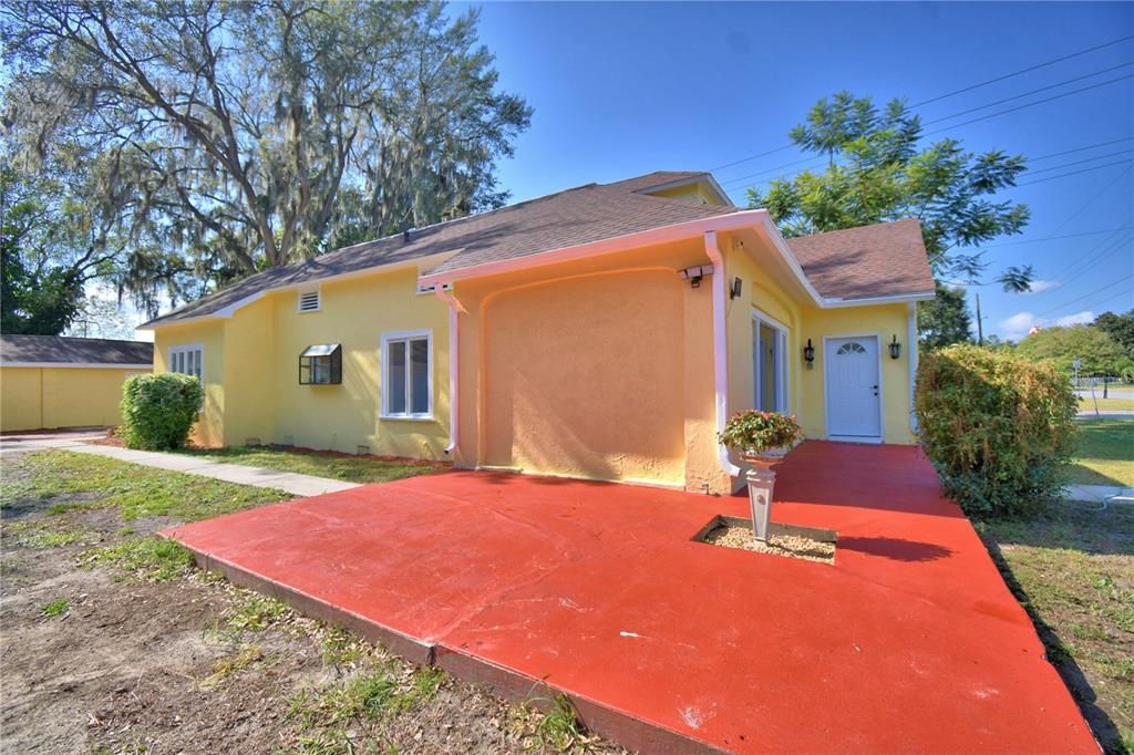 Active With Contract: $339,999 (3 beds, 2 baths, 1924 Square Feet)