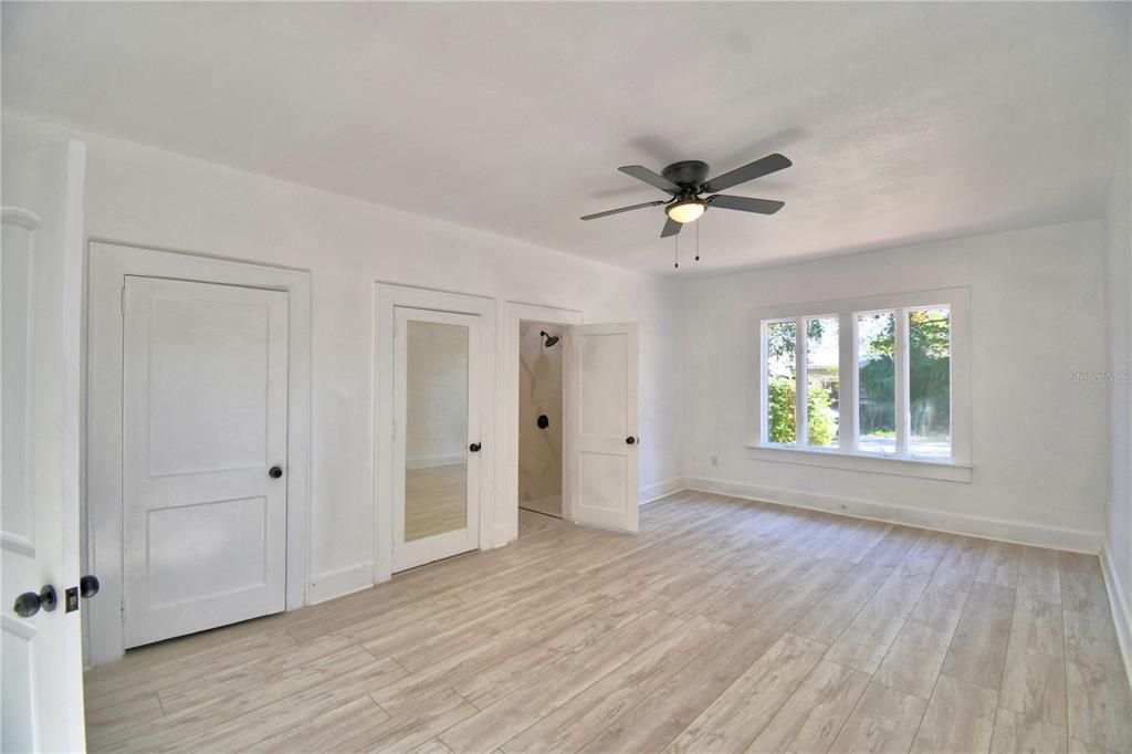 Active With Contract: $339,999 (3 beds, 2 baths, 1924 Square Feet)