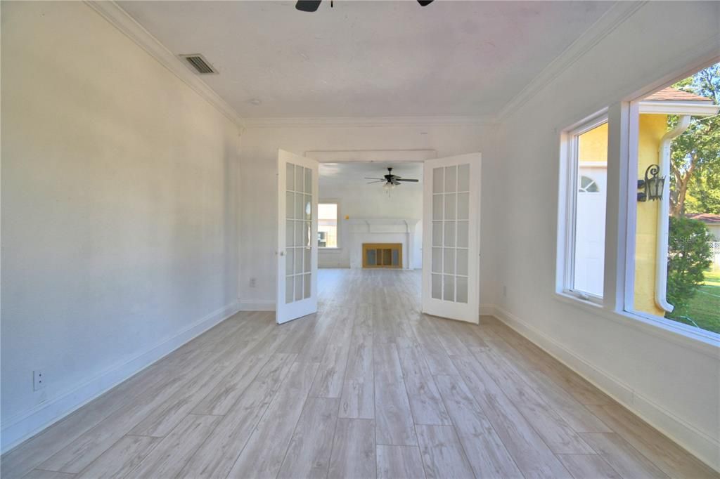 Active With Contract: $339,999 (3 beds, 2 baths, 1924 Square Feet)