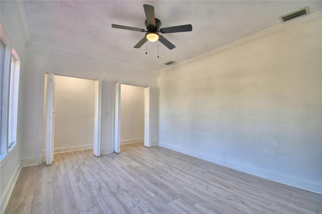 Active With Contract: $339,999 (3 beds, 2 baths, 1924 Square Feet)