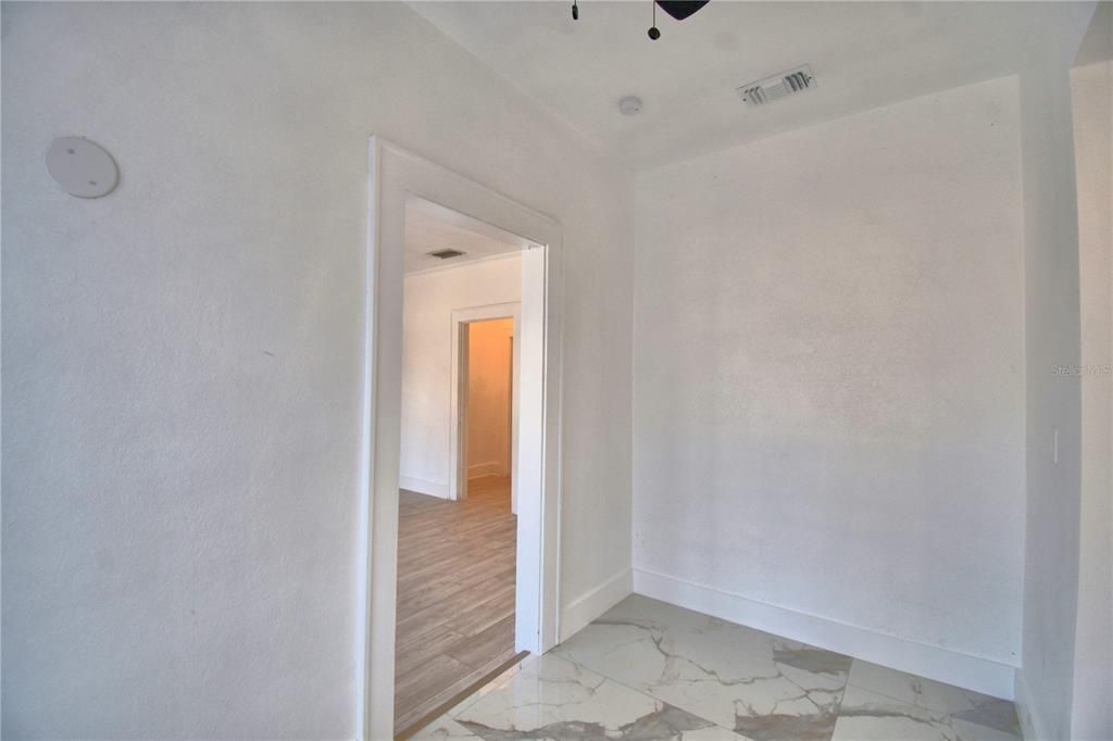 Active With Contract: $339,999 (3 beds, 2 baths, 1924 Square Feet)