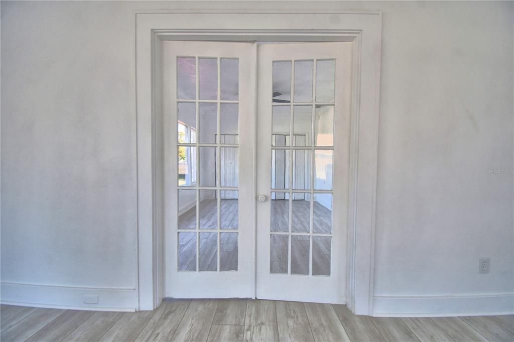 Active With Contract: $339,999 (3 beds, 2 baths, 1924 Square Feet)