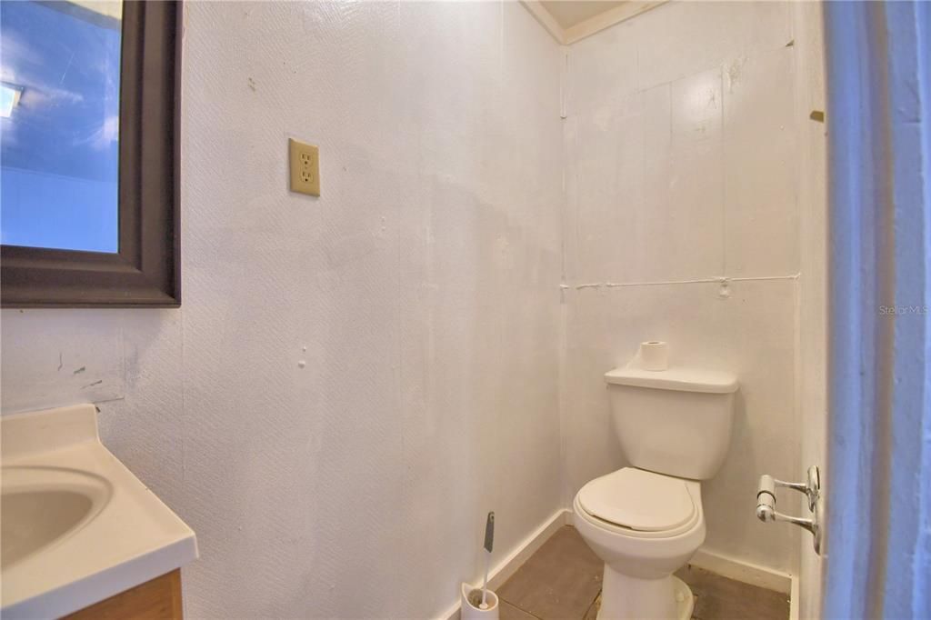 Active With Contract: $339,999 (3 beds, 2 baths, 1924 Square Feet)