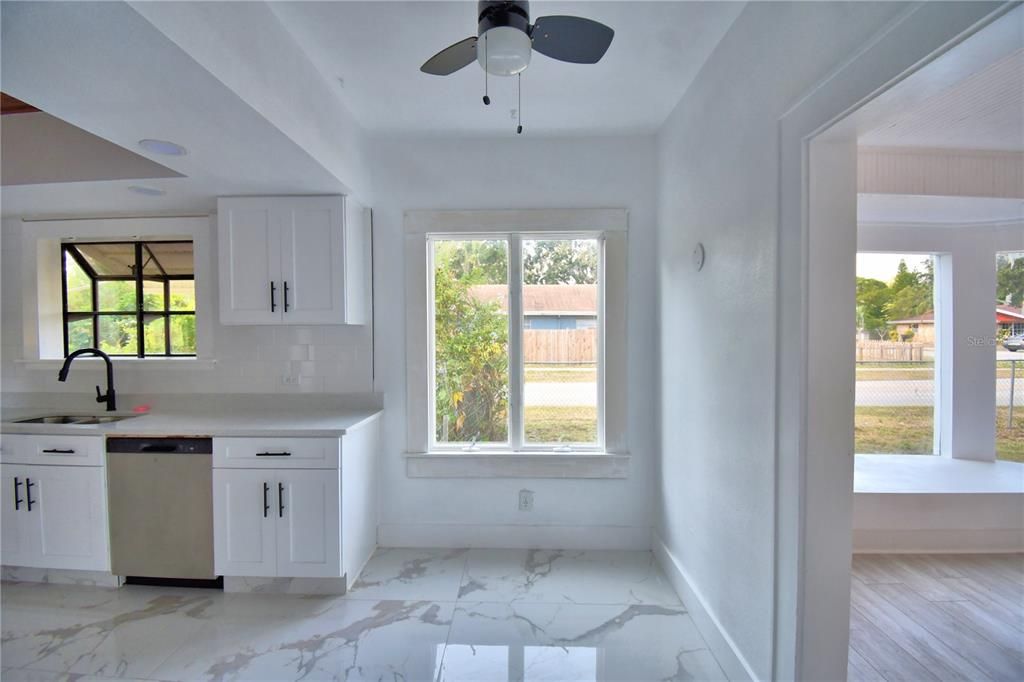 Active With Contract: $339,999 (3 beds, 2 baths, 1924 Square Feet)