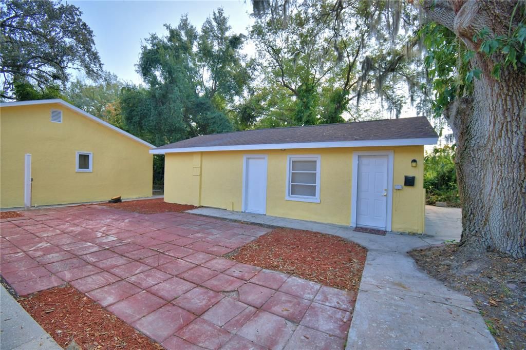 Active With Contract: $339,999 (3 beds, 2 baths, 1924 Square Feet)