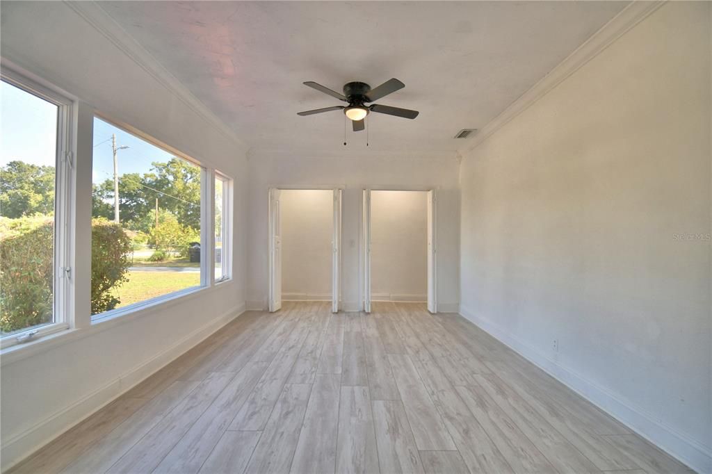 Active With Contract: $339,999 (3 beds, 2 baths, 1924 Square Feet)