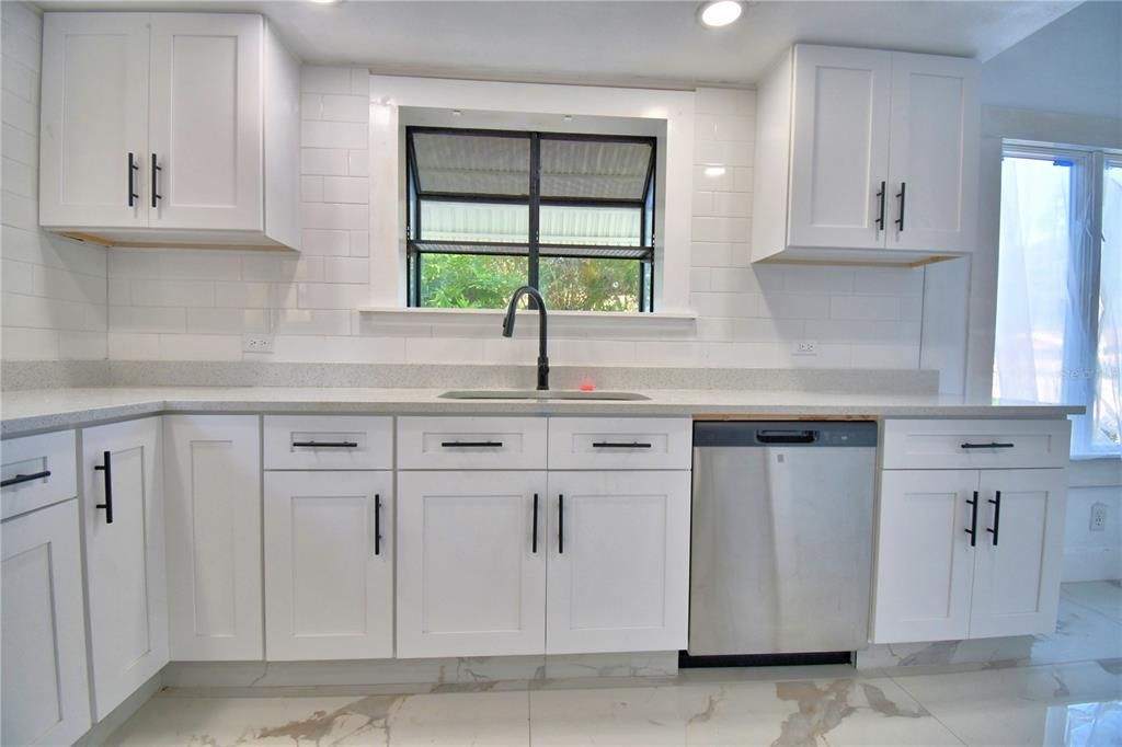 Active With Contract: $339,999 (3 beds, 2 baths, 1924 Square Feet)