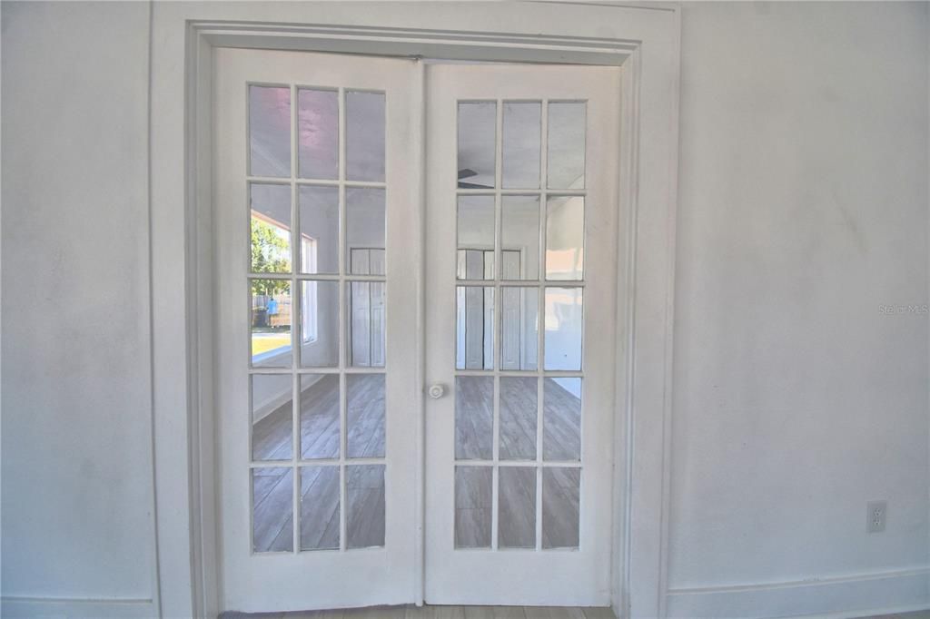 Active With Contract: $339,999 (3 beds, 2 baths, 1924 Square Feet)