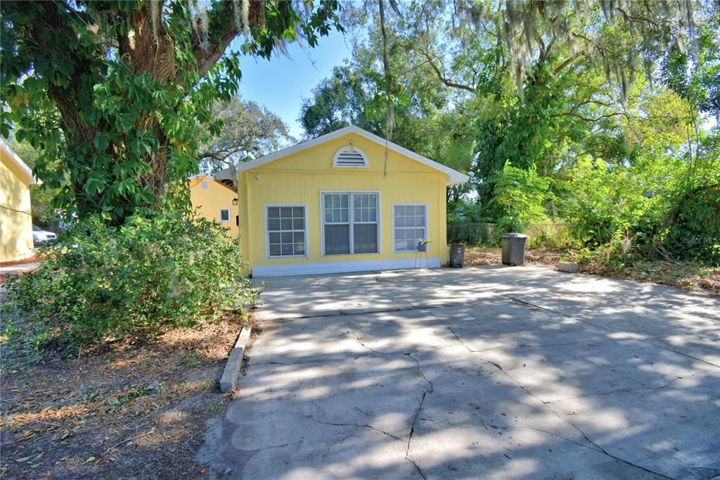 Active With Contract: $339,999 (3 beds, 2 baths, 1924 Square Feet)