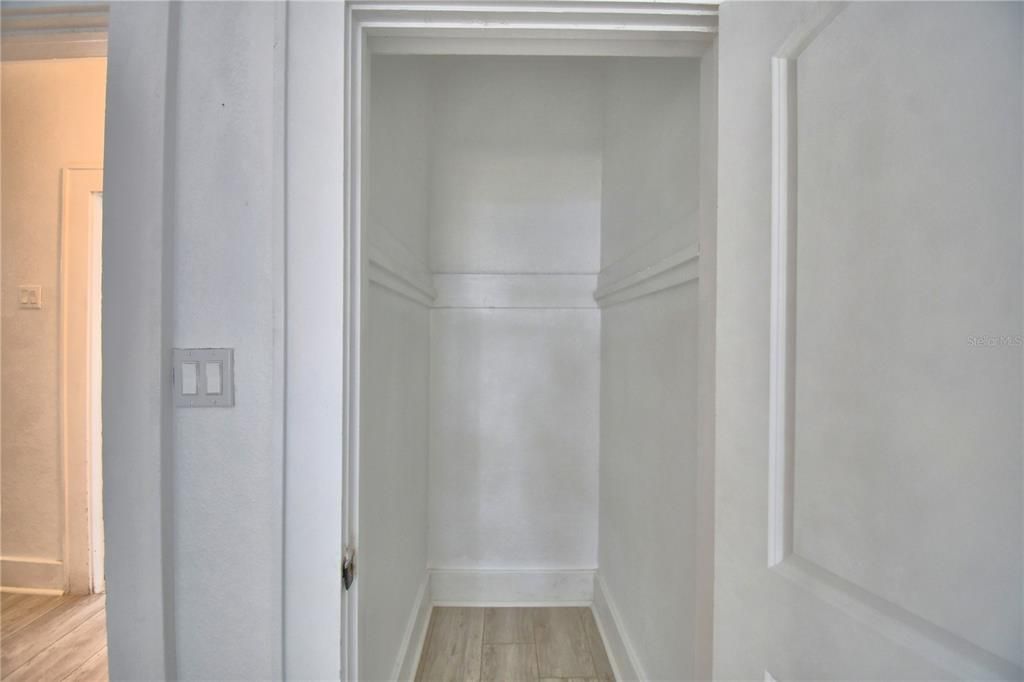 Active With Contract: $339,999 (3 beds, 2 baths, 1924 Square Feet)