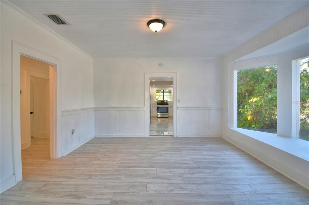 Active With Contract: $339,999 (3 beds, 2 baths, 1924 Square Feet)