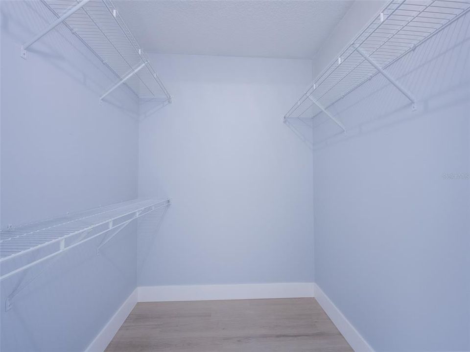 For Sale: $325,000 (2 beds, 2 baths, 1296 Square Feet)