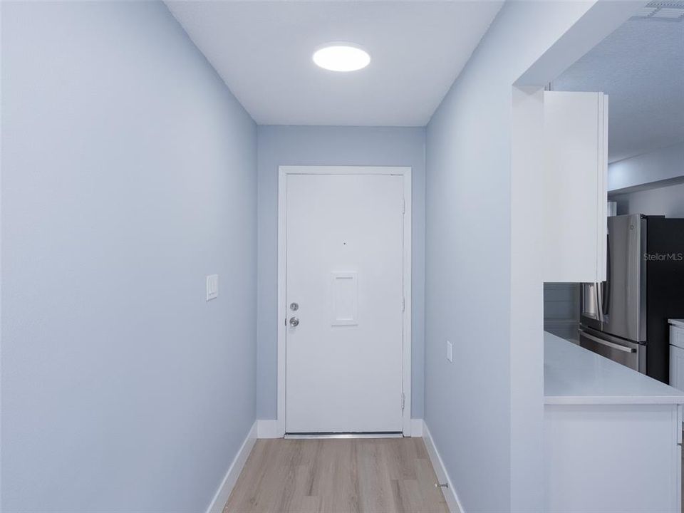 For Sale: $325,000 (2 beds, 2 baths, 1296 Square Feet)