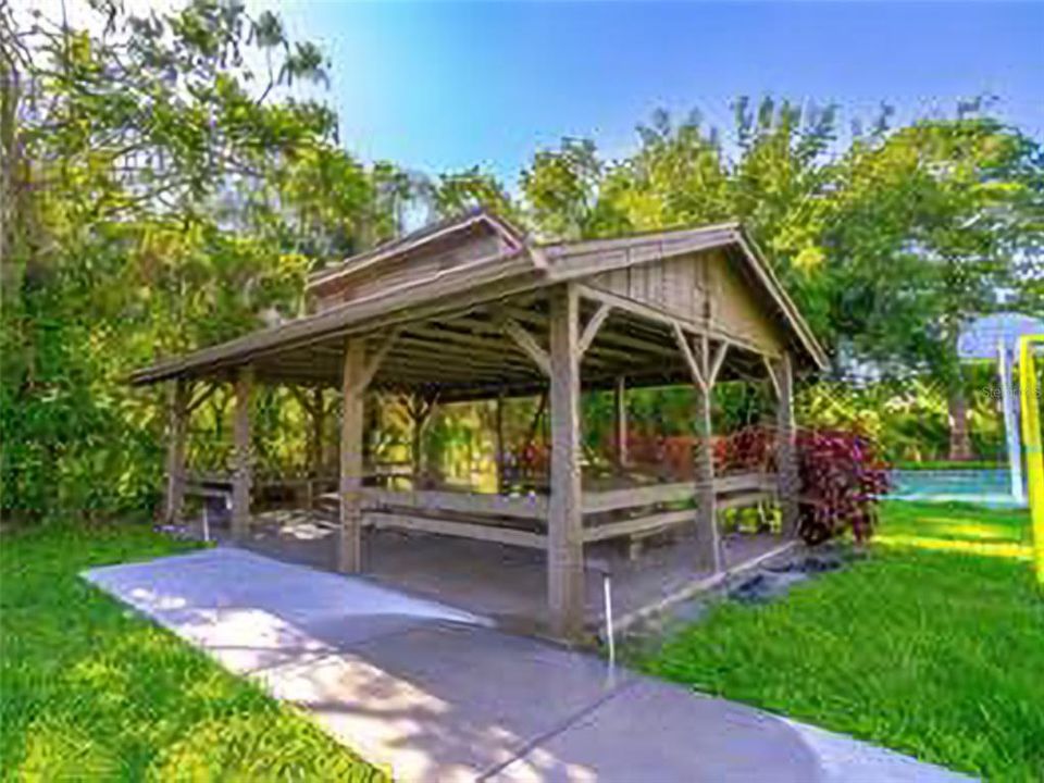 For Sale: $325,000 (2 beds, 2 baths, 1296 Square Feet)