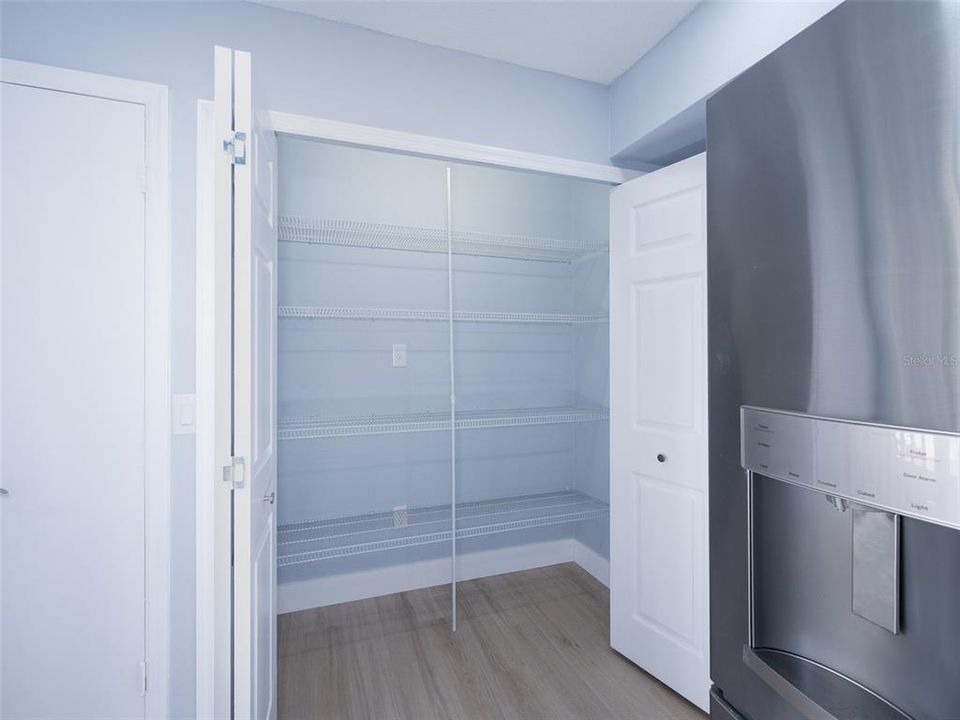 For Sale: $325,000 (2 beds, 2 baths, 1296 Square Feet)