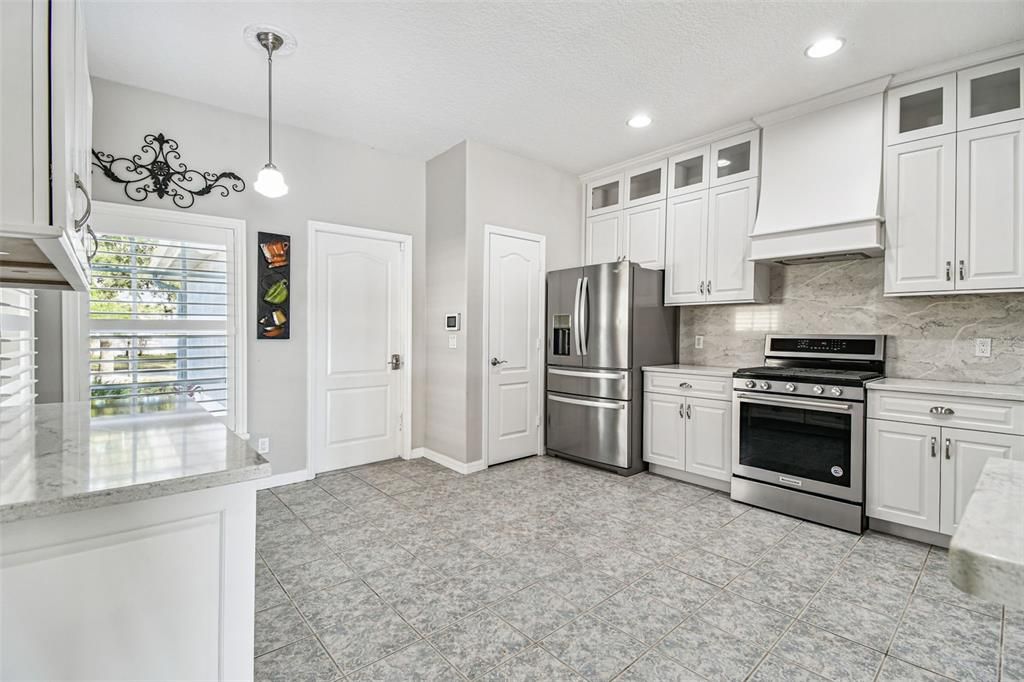 На продажу: $430,000 (3 спален, 2 ванн, 2086 Квадратных фут)