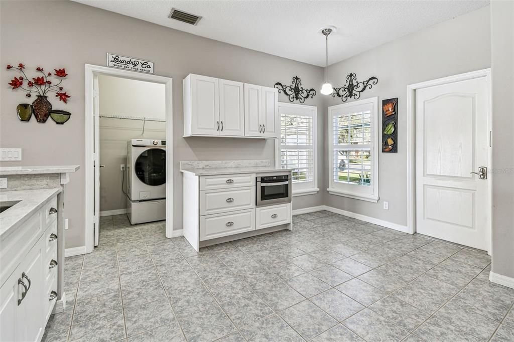 На продажу: $430,000 (3 спален, 2 ванн, 2086 Квадратных фут)