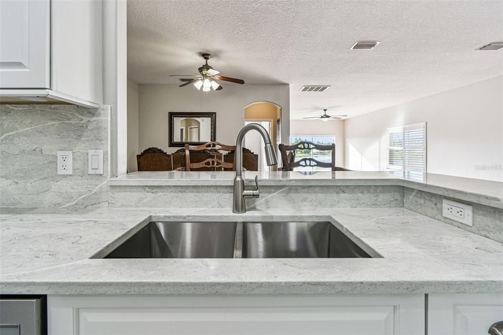 На продажу: $430,000 (3 спален, 2 ванн, 2086 Квадратных фут)