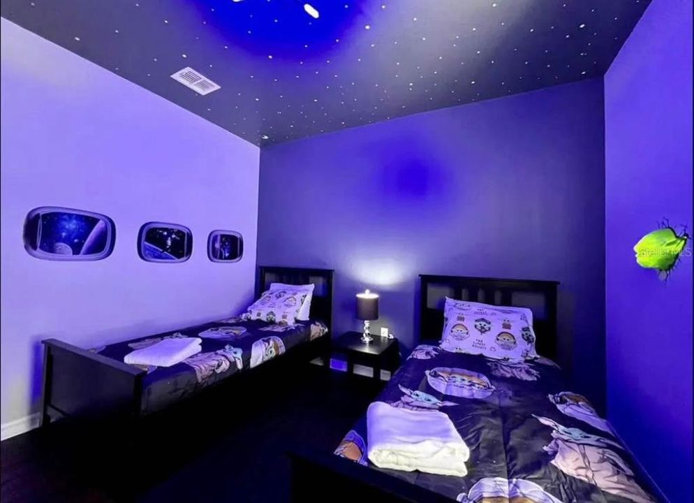 En Venta: $335,900 (4 camas, 3 baños, 1694 Pies cuadrados)