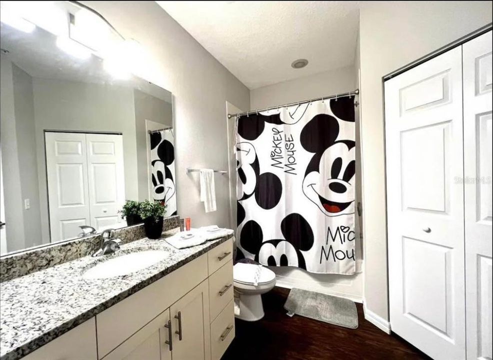 En Venta: $335,900 (4 camas, 3 baños, 1694 Pies cuadrados)