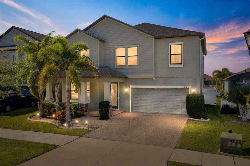 En Venta: $439,900 (4 camas, 2 baños, 3034 Pies cuadrados)