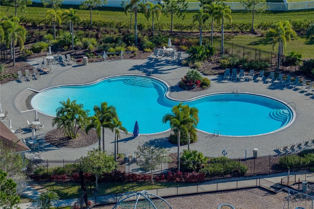 En Venta: $439,900 (4 camas, 2 baños, 3034 Pies cuadrados)