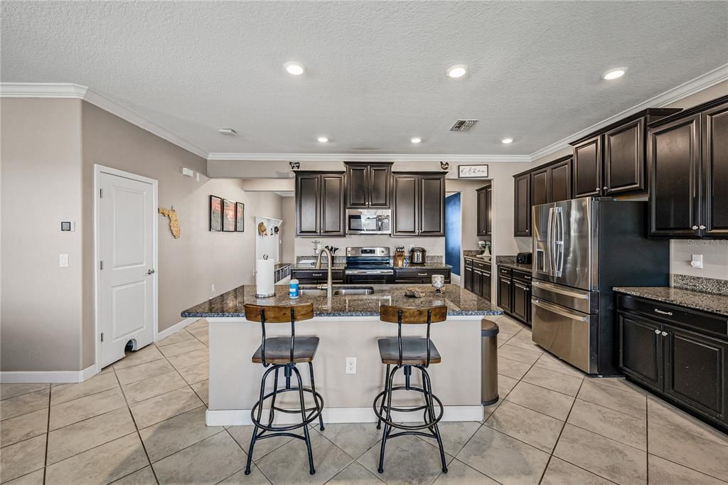 En Venta: $439,900 (4 camas, 2 baños, 3034 Pies cuadrados)