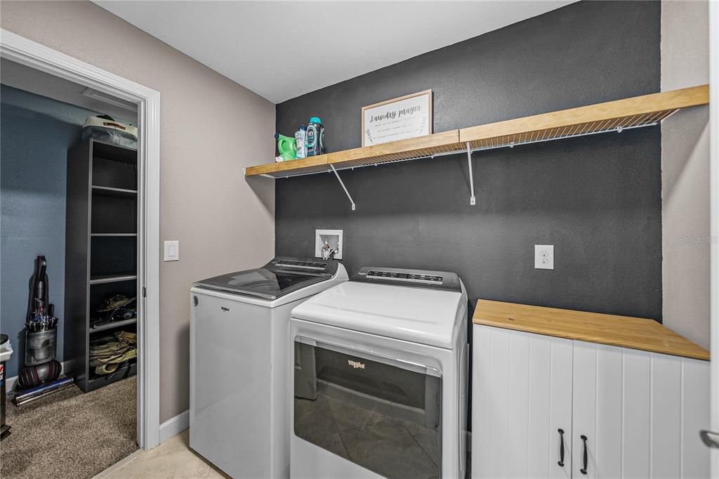 En Venta: $439,900 (4 camas, 2 baños, 3034 Pies cuadrados)