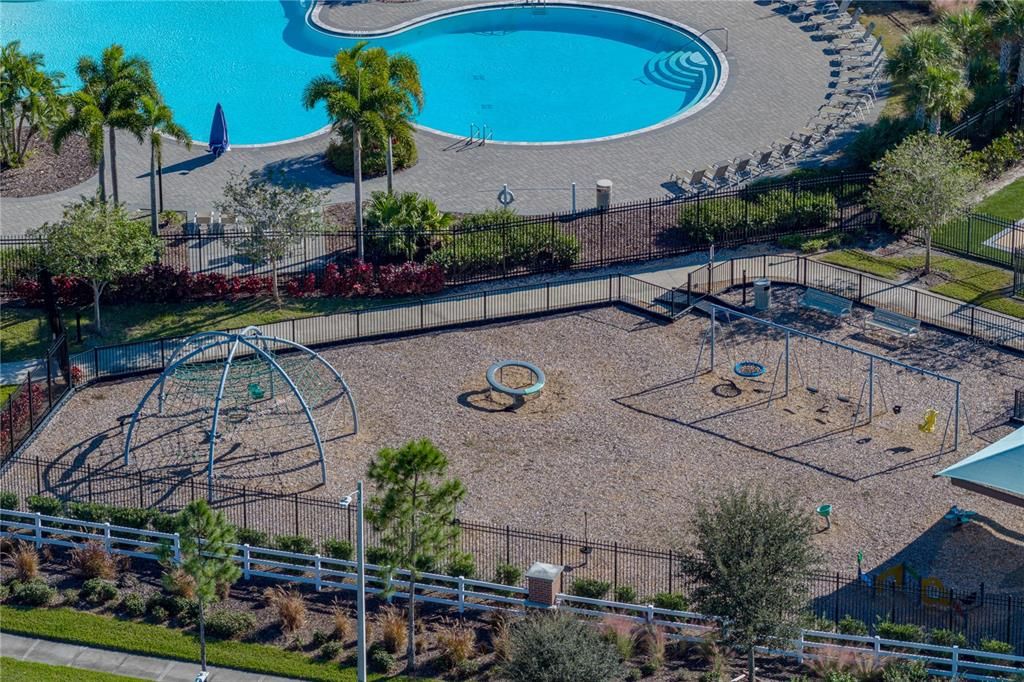 En Venta: $439,900 (4 camas, 2 baños, 3034 Pies cuadrados)