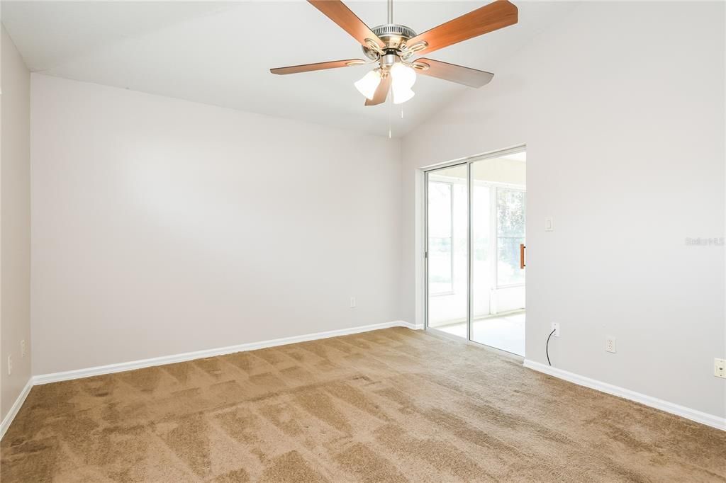 Activo con contrato: $365,000 (3 camas, 2 baños, 1618 Pies cuadrados)