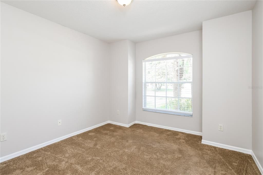 Activo con contrato: $365,000 (3 camas, 2 baños, 1618 Pies cuadrados)