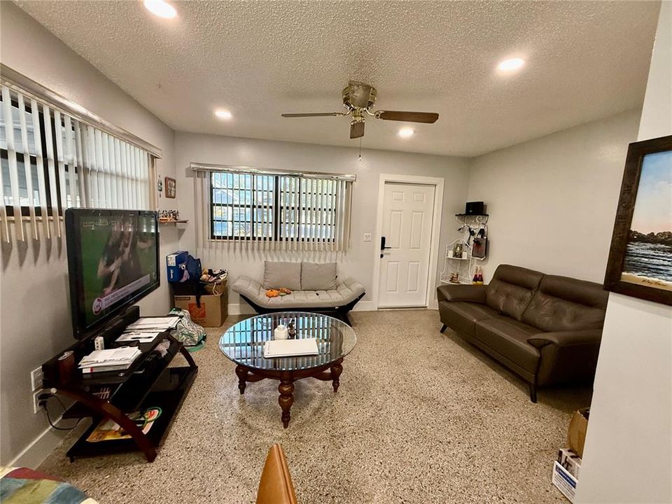 En Venta: $369,900 (3 camas, 2 baños, 1020 Pies cuadrados)