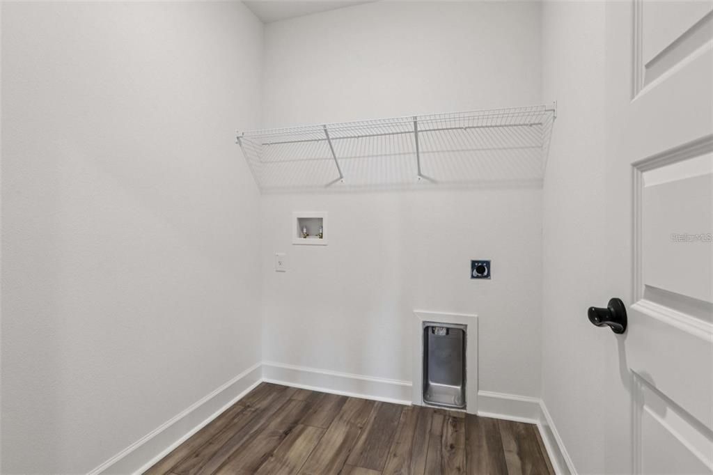 В аренду: $2,200 (3 спален, 2 ванн, 1707 Квадратных фут)