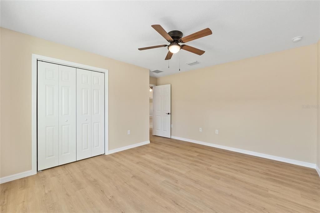 待售: $279,900 (4 贝兹, 2 浴室, 1715 平方英尺)