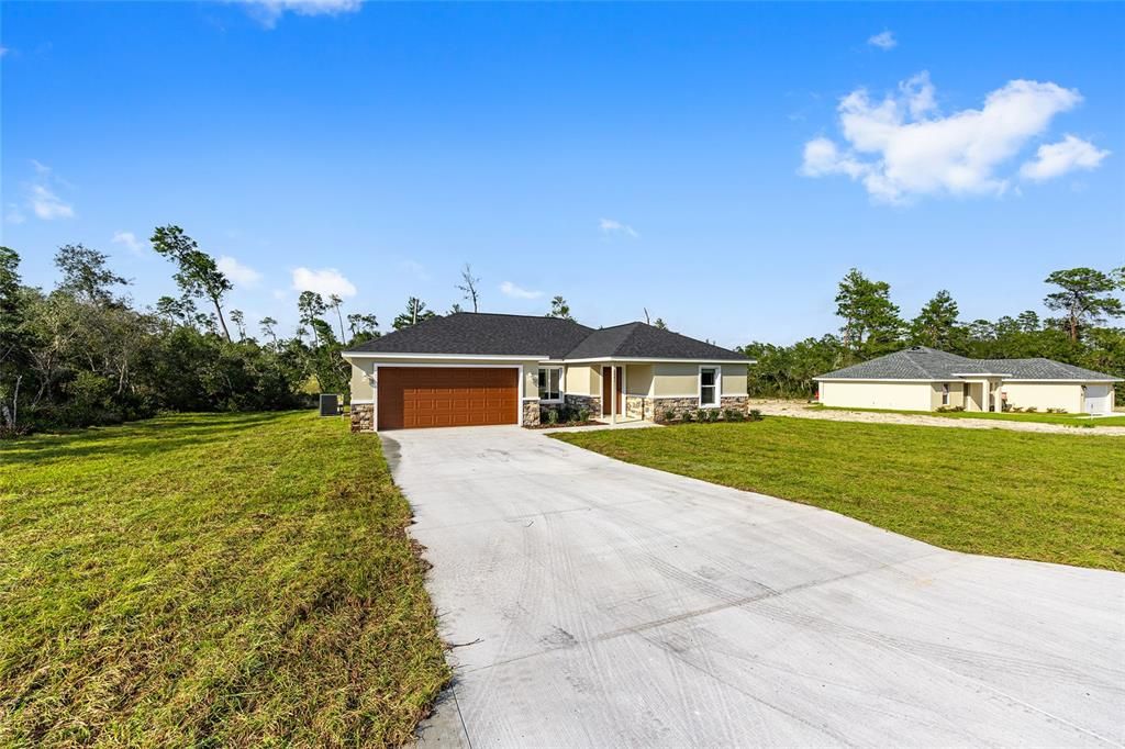 待售: $279,900 (4 贝兹, 2 浴室, 1715 平方英尺)