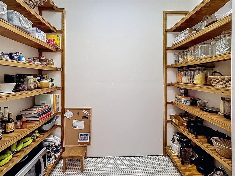 На продажу: $2,695,000 (7 спален, 5 ванн, 4920 Квадратных фут)