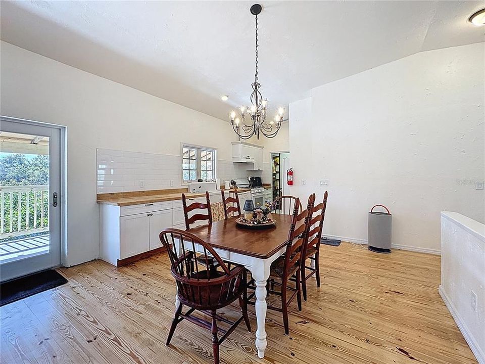 На продажу: $2,695,000 (7 спален, 5 ванн, 4920 Квадратных фут)