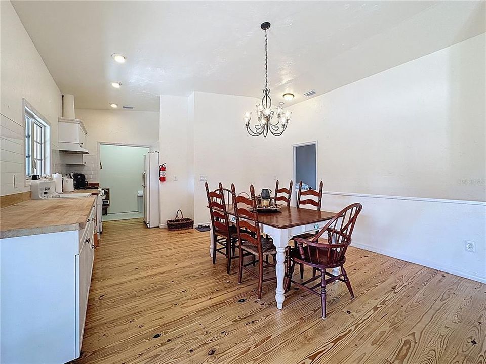 На продажу: $2,695,000 (7 спален, 5 ванн, 4920 Квадратных фут)