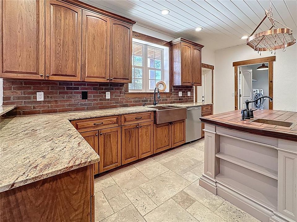 На продажу: $2,695,000 (7 спален, 5 ванн, 4920 Квадратных фут)