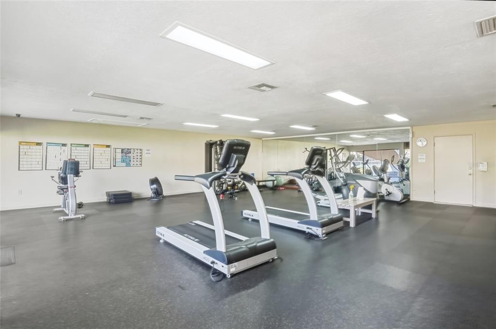 待售: $175,000 (2 贝兹, 2 浴室, 828 平方英尺)