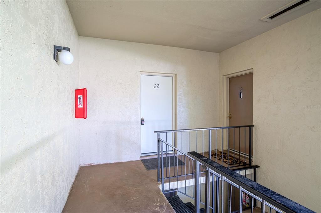 待售: $175,000 (2 贝兹, 2 浴室, 828 平方英尺)