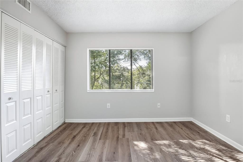 待售: $175,000 (2 贝兹, 2 浴室, 828 平方英尺)