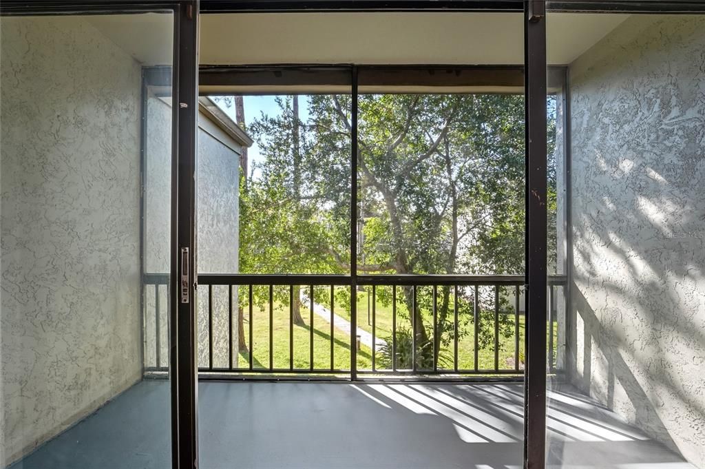 待售: $175,000 (2 贝兹, 2 浴室, 828 平方英尺)