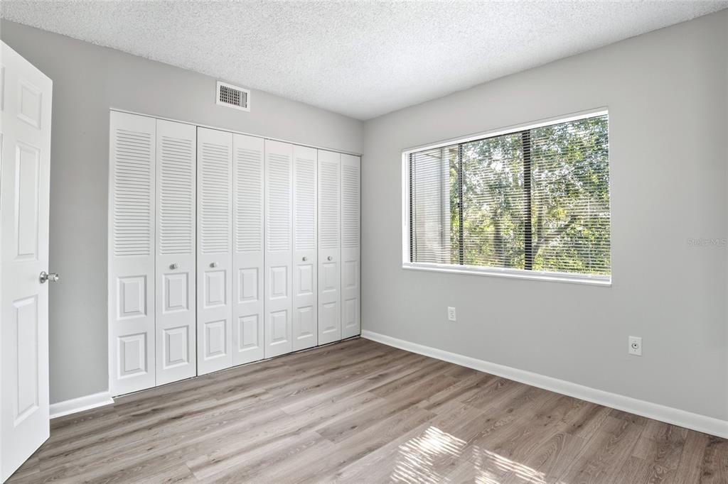 待售: $175,000 (2 贝兹, 2 浴室, 828 平方英尺)