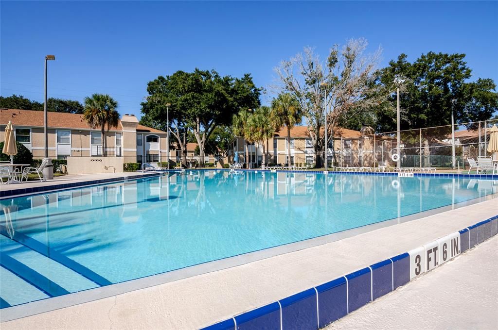 待售: $175,000 (2 贝兹, 2 浴室, 828 平方英尺)