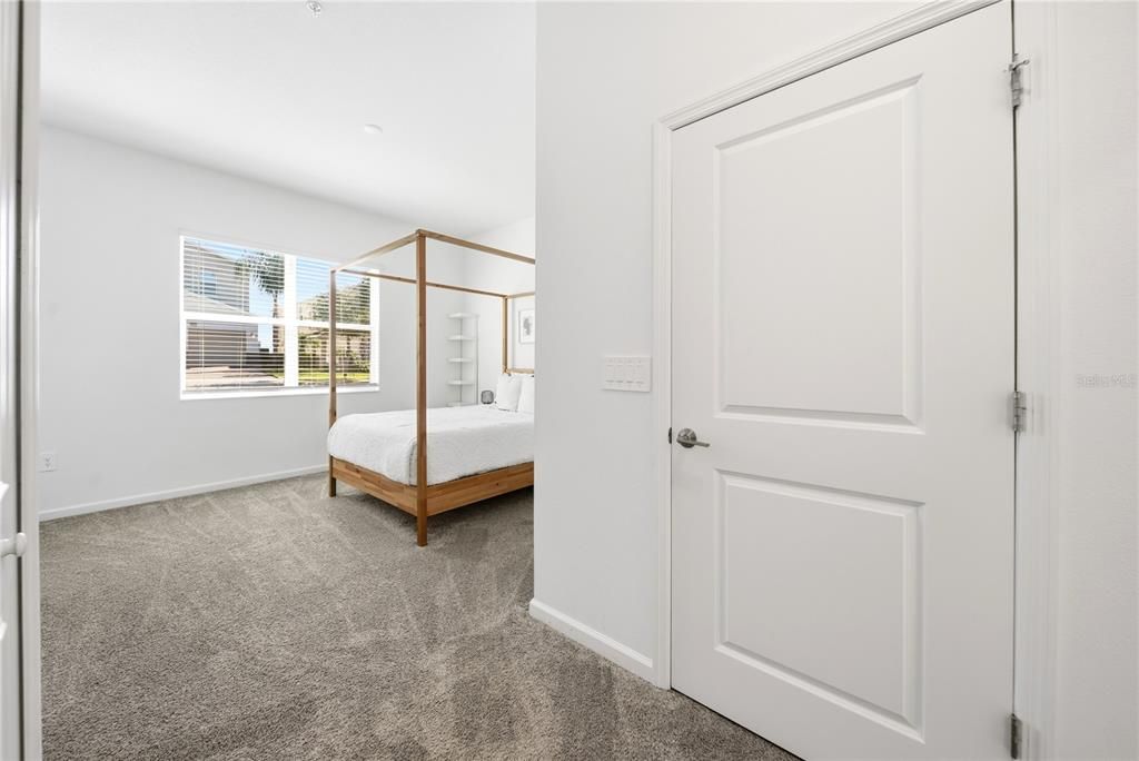 待售: $329,000 (2 贝兹, 2 浴室, 1388 平方英尺)