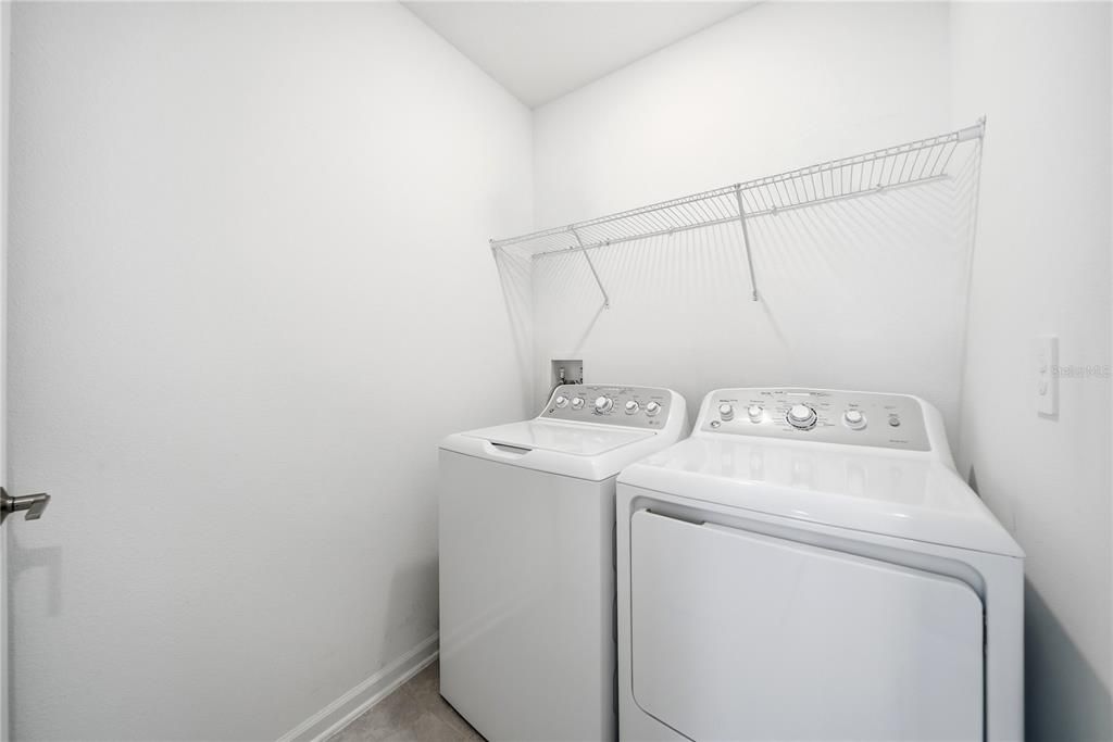 待售: $329,000 (2 贝兹, 2 浴室, 1388 平方英尺)