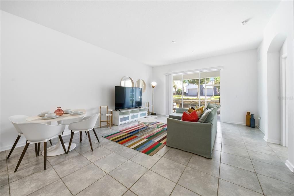 待售: $329,000 (2 贝兹, 2 浴室, 1388 平方英尺)